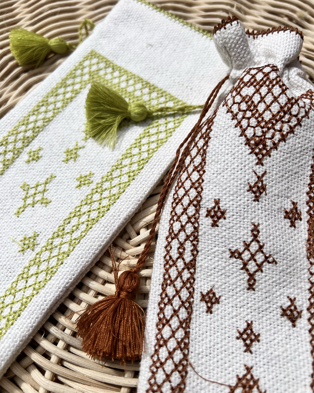 Pochette à lunettes brodée en coton, vue 6
