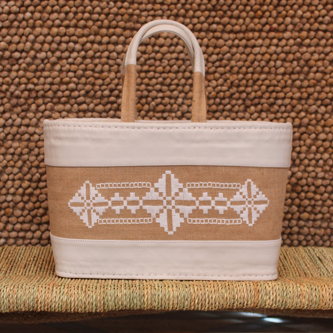 Panier de marché en osier brodé