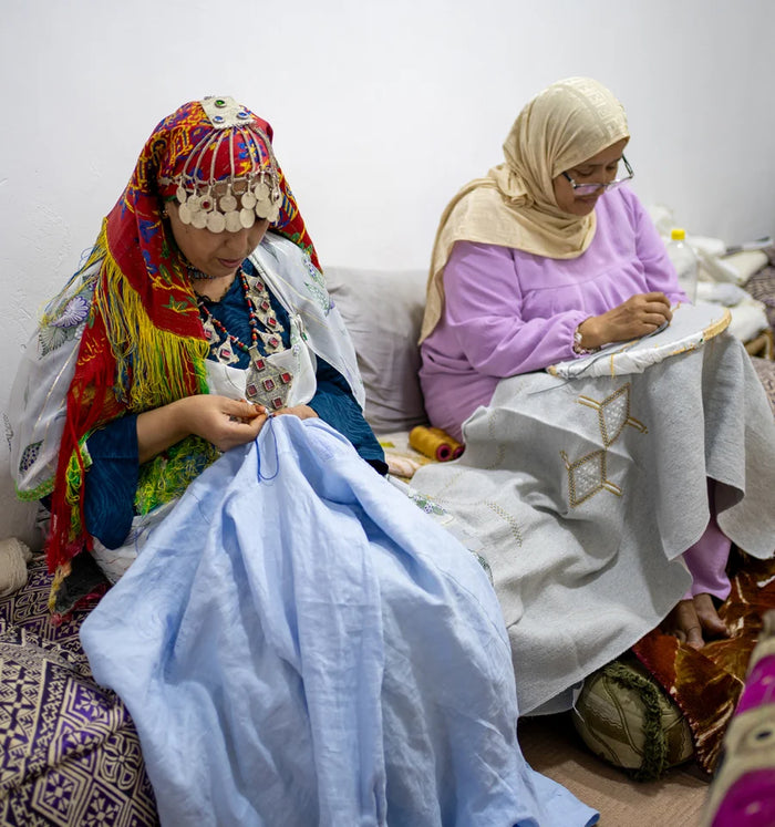 Artisanes au travail dans l'atelier
