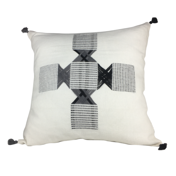 Housse de coussin brodé en lin faite à la main