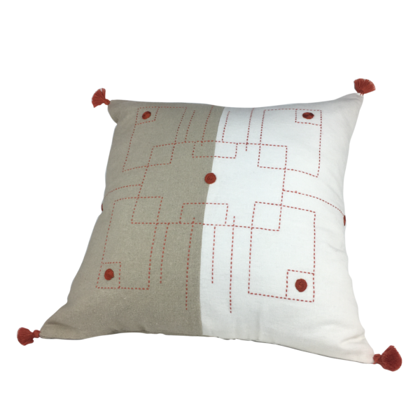 Housse de coussin brodé en lin faite à la main