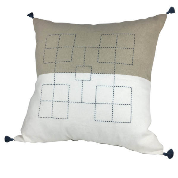 Housse de coussin brodé en lin faite à la main