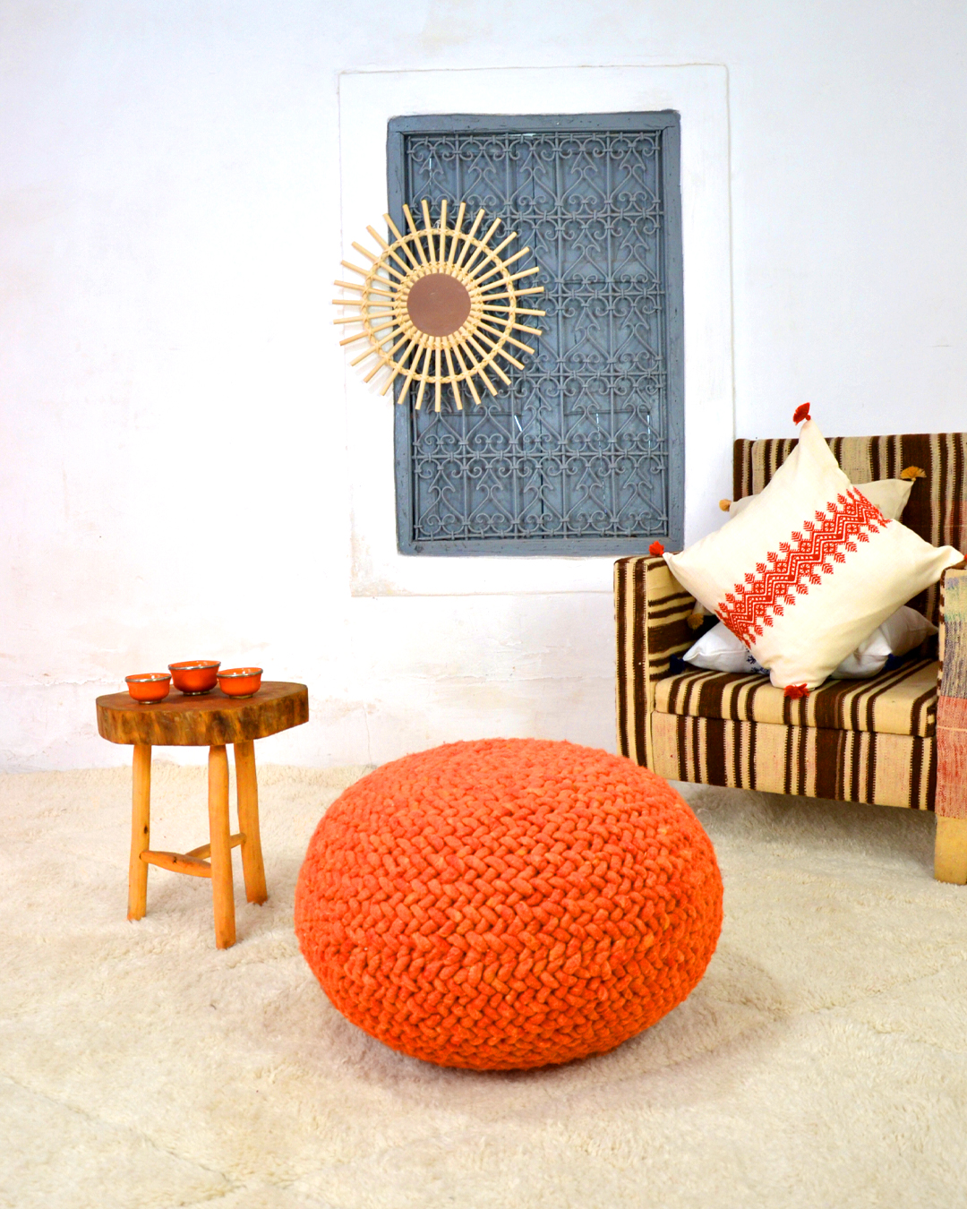 Pouf galet en laine fait à la main Orange