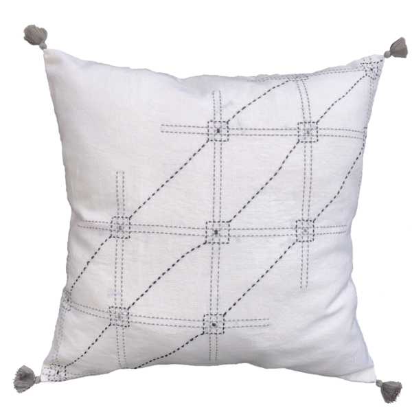 Housse de coussin brodé en lin faite à la main