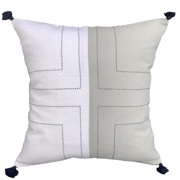 Housse de coussin brodé en lin faite à la main
