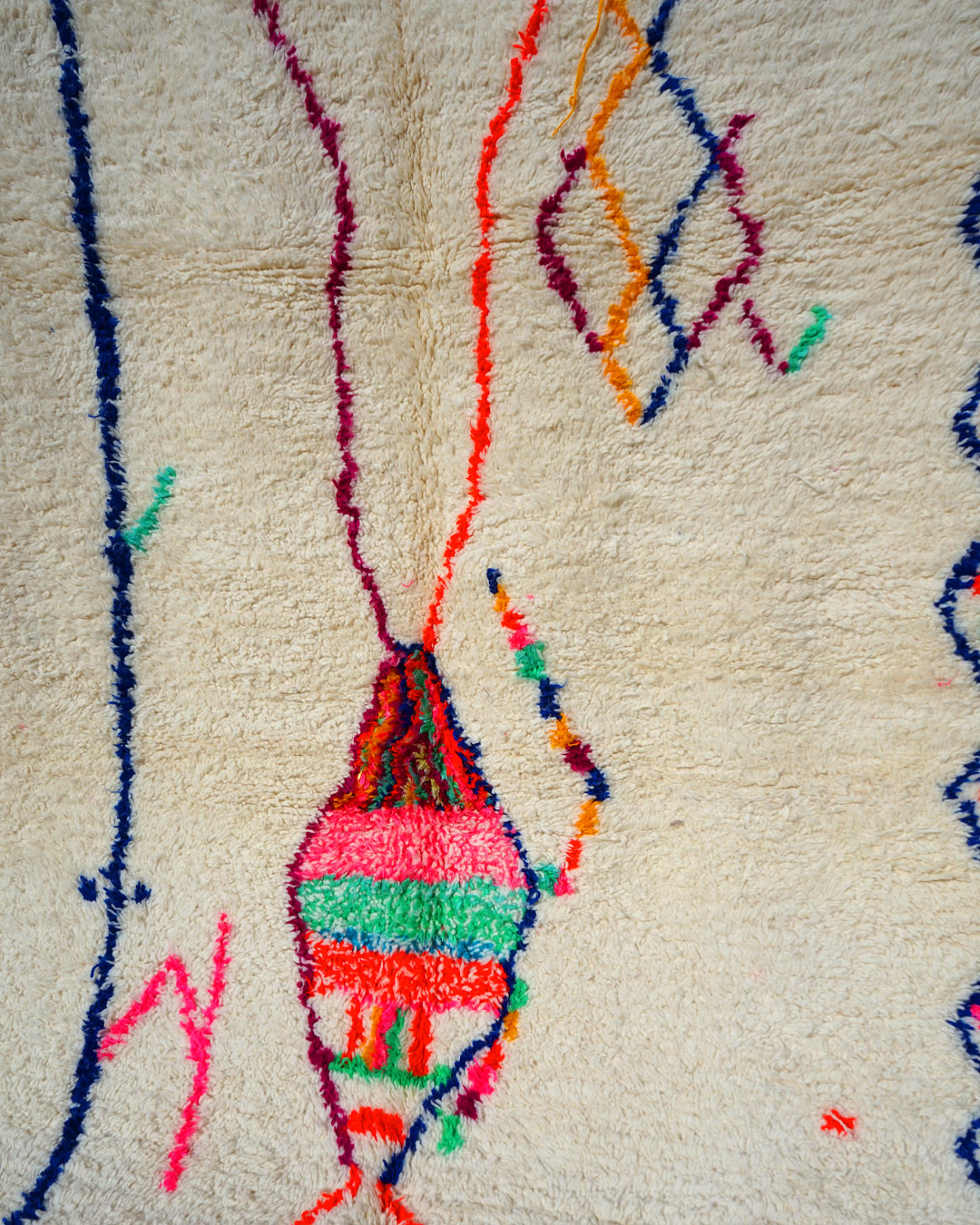Second image of Tapis Azilal berbère motifs géométriques couleurs douces,tapis fait main laine