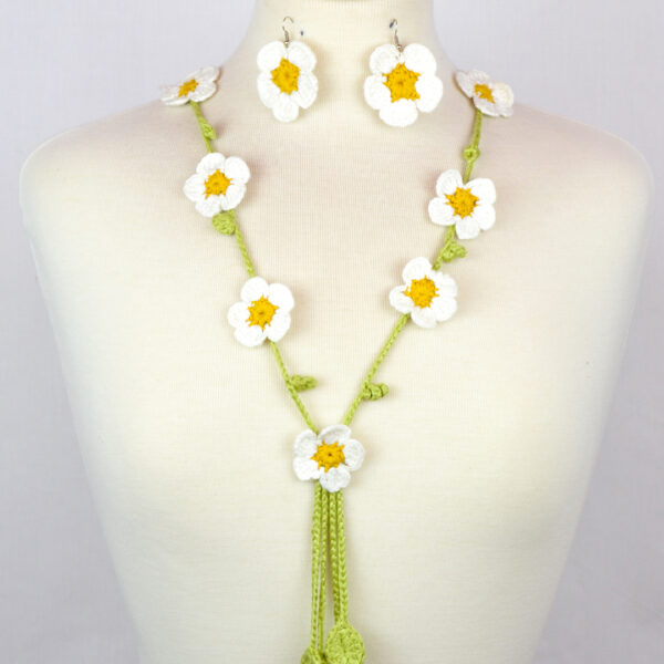 Collier de perles multicolores avec boucles d'oreilles fait à la main