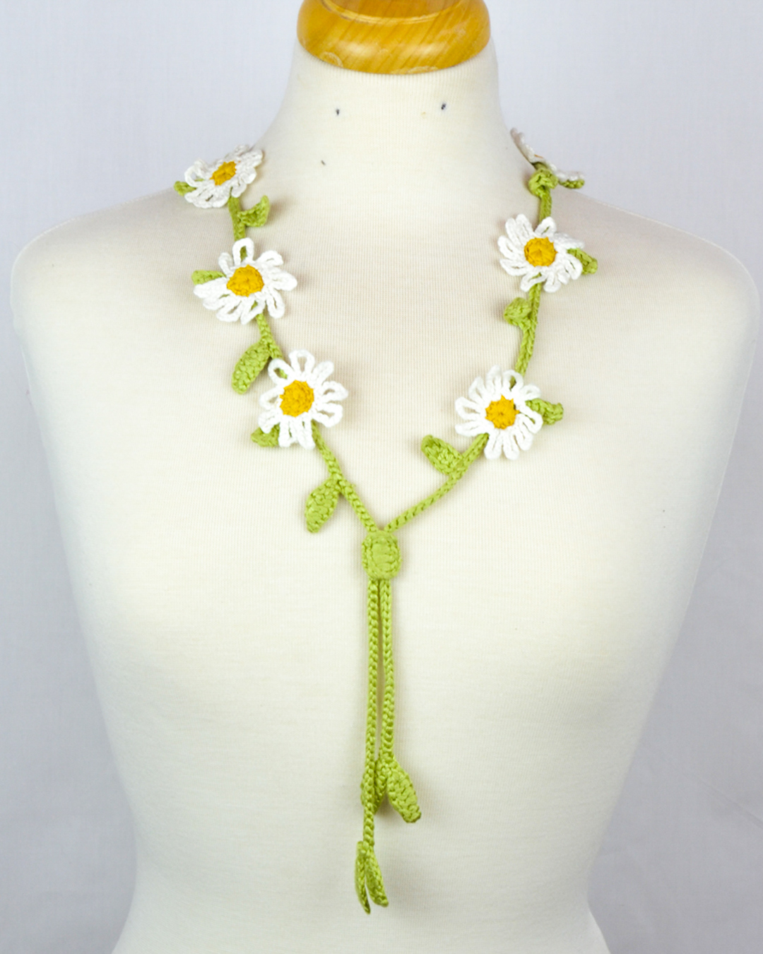 Collier de perles multicolores fait à la main
