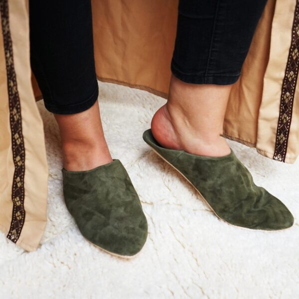 Babouche Marocaine en cuir tissu artisanal confectionnées à la main