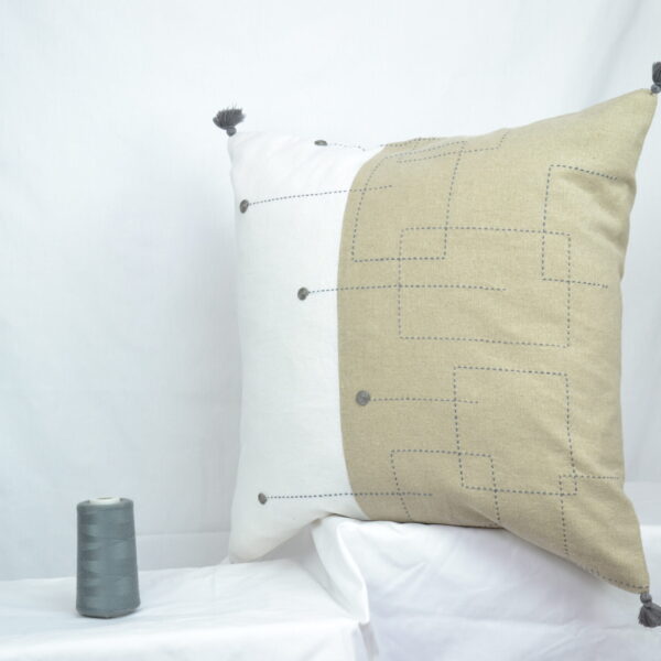 Housse de coussin brodé en lin fait à la main
