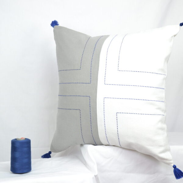 Housse de coussin brodé en lin faite à la main