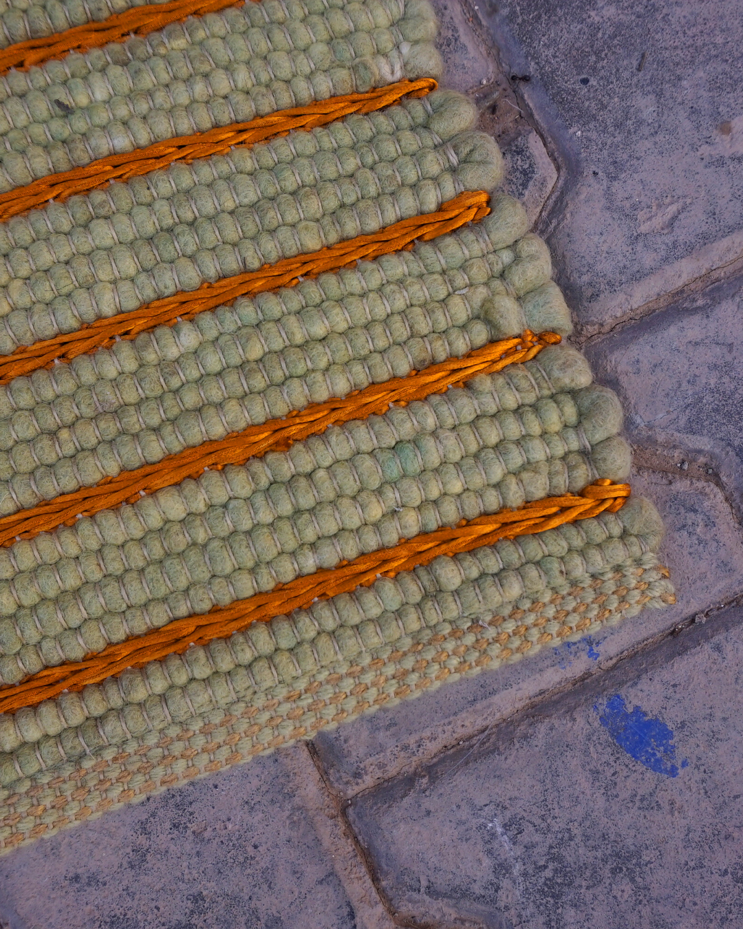 Second image of Tapis boules Marocain Fait Main 230 x 165 cm