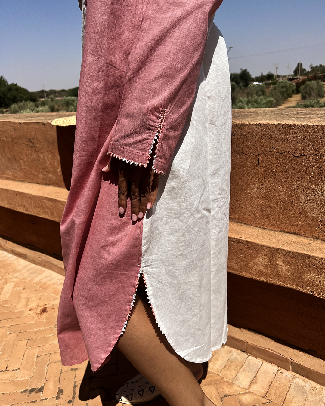 Second image of Robe en lin pour femmes bicolore rose & blanc