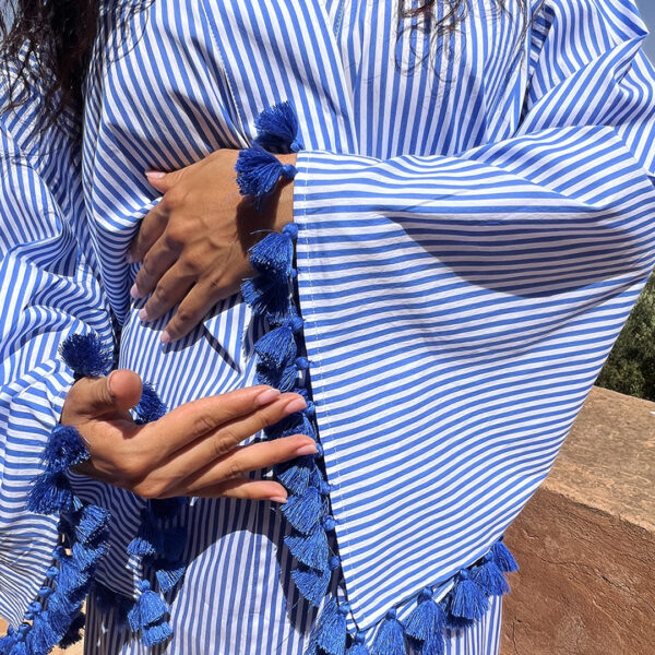 Robe en lin pour femmes rayée bleu & blanc avec pompons
