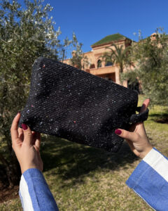 trousse-ovale-noir.jpg