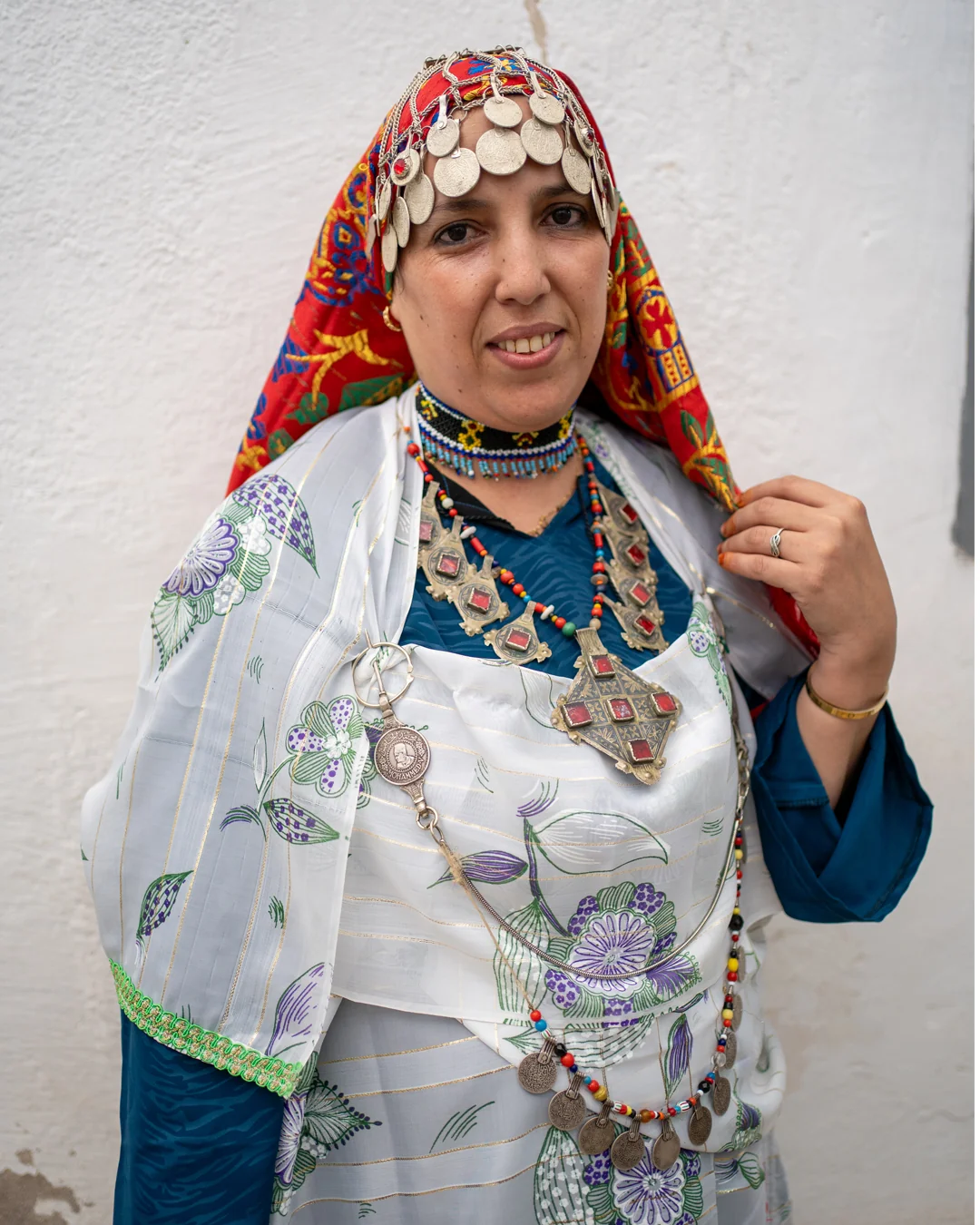 Artisane en tenue traditionnelle